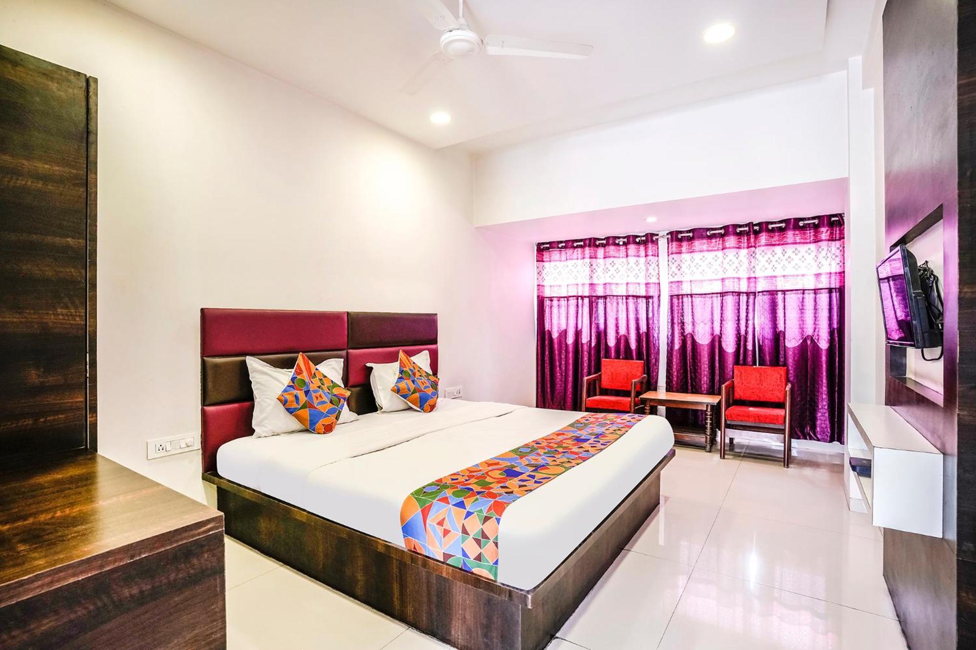 Fabexpress Raj Tourist Hotel Nashik Exterior photo